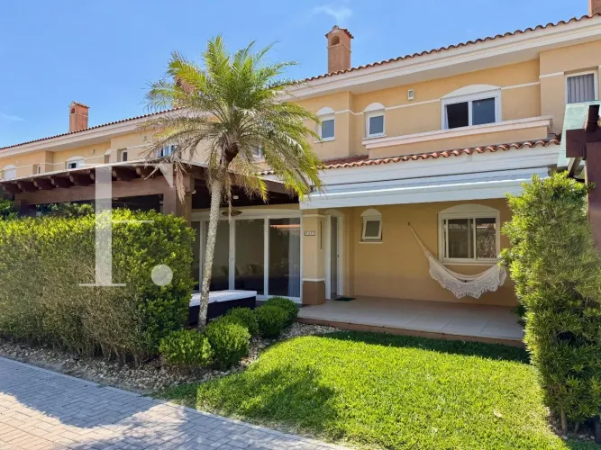 Casa À Venda no Condomínio Villas Resort