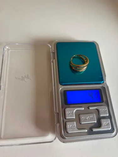Anel de Ouro 18k Feminino 4,1g Trabalhado com Pedras Cravejadas