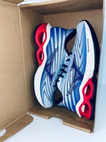 Tênis Mizuno Wave Creation 25