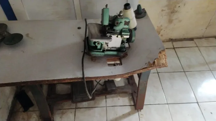 Máquina overlok 
