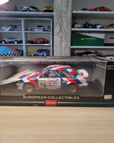 Miniatura 1:18 Ford Escort corrida Sun star
