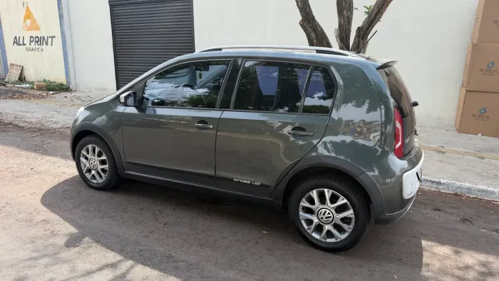 Volkswagen Up! Cross I Motion 1.0 T.flex 12V 5P 2015