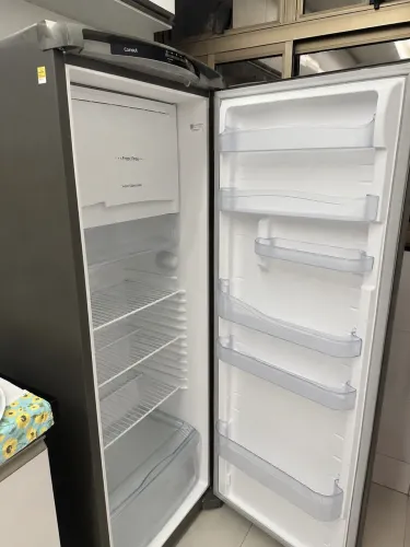 Vendo geladeira Cônsul nova