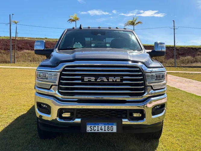 Ram 3500 Limited Longhorn 6.7 TB CD Diesel 2024