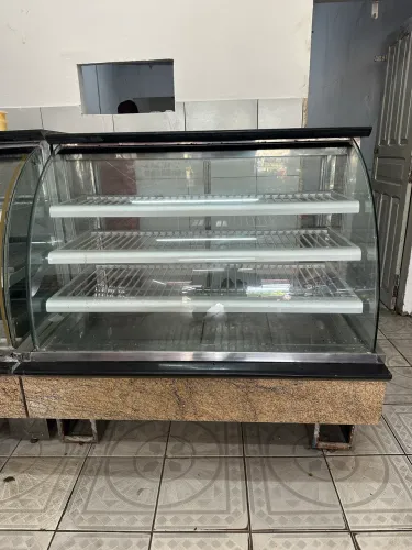 Vendo 2 balcão de frios 