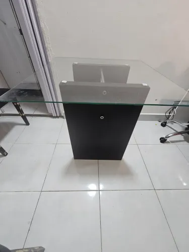 Mesa de vidro 80x80 - Compacta e moderna | R$ 320