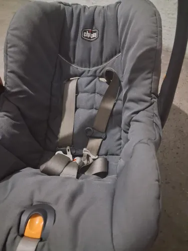 Bebê conforto chicco + base 