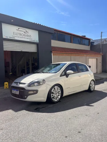 Fiat Punto Essence 1.6 Flex 16V 5P 2016