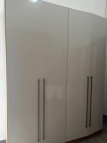 Guarda roupas 4 portas