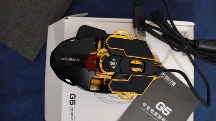Mouse gamer Eweandn G5 preto dourado