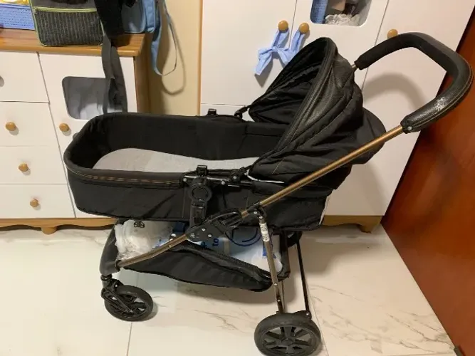 Carrinho de Bebe Infantil Napoli Galzerano com bebê Conforto e Base Auto
