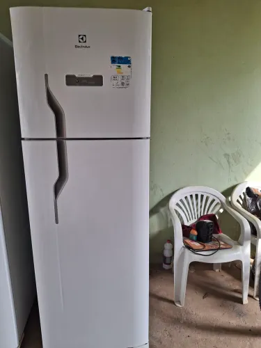 GELADEIRA ELECTROLUX SEMI NOVA