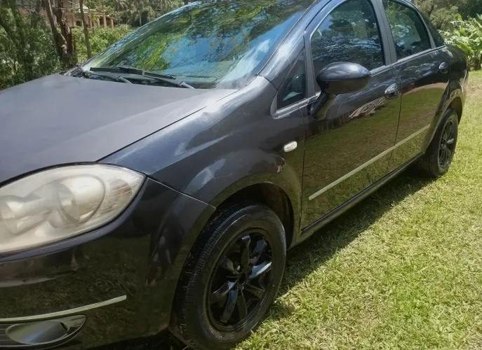 Fiat Linea LX 1.9/ 1.8 Flex 16V 4P 2011