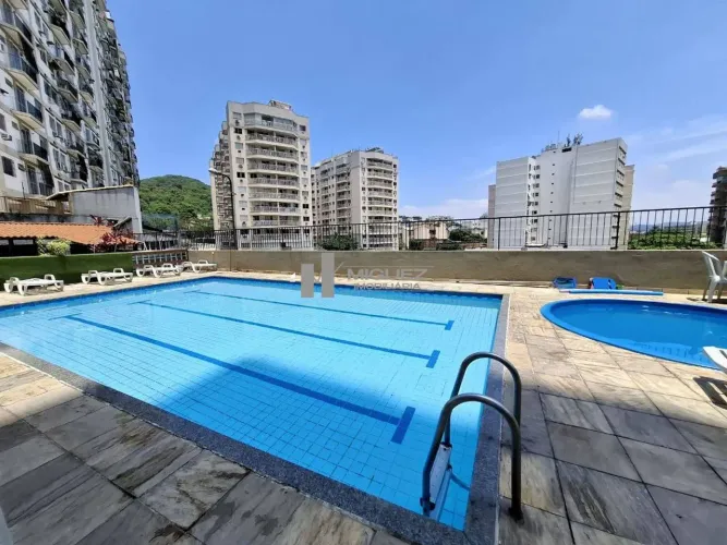 COBERTURA À VENDA - TERRAÇO COM CHURRASQUEIRA, 2 ÓTIMOS QUARTOS SENDO 1 SUÍTE, 1 VAGA DE G