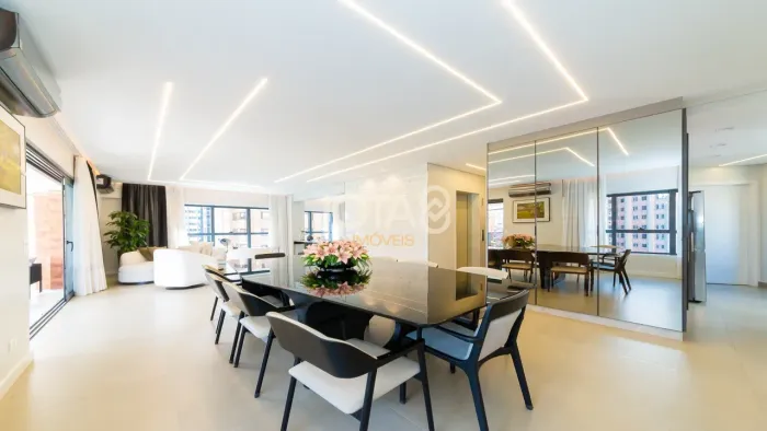 APARTAMENTO À VENDA NO CABRAL | ARBO | ALTO PADRÃO, 1 POR ANDAR Apartamento à Venda No Cab