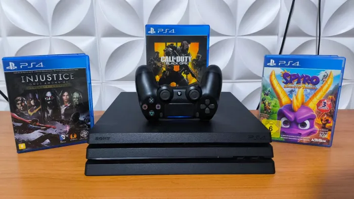 PS4 Pro 4k 1TB - 1 Controle + Jogos - Aceito Cartão até 18x 