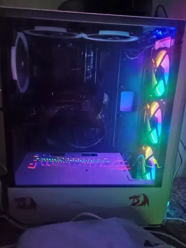 PC Gamer r5 RX 6600