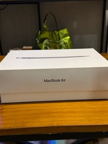 Macbook Air M1, 8GB e SSD 512 GB - com nota fiscal e número de série