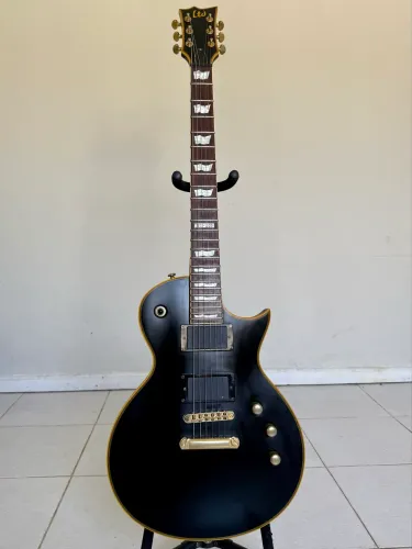 Guitarra LTD EC401 (EMG)