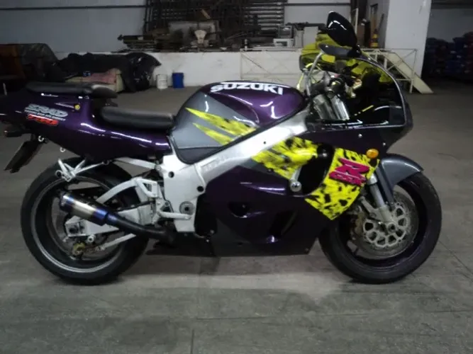 Suzuki GSXR 750 SRAD 1996