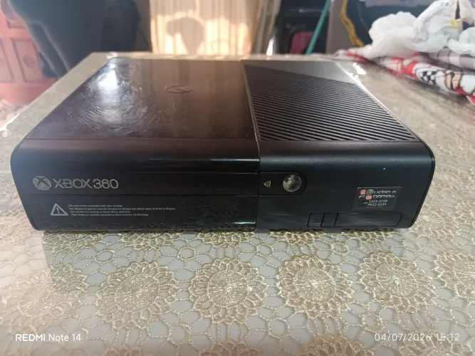 Xbox 360 Super Slim + Controle em boas condições+ Kinect em boas condições
