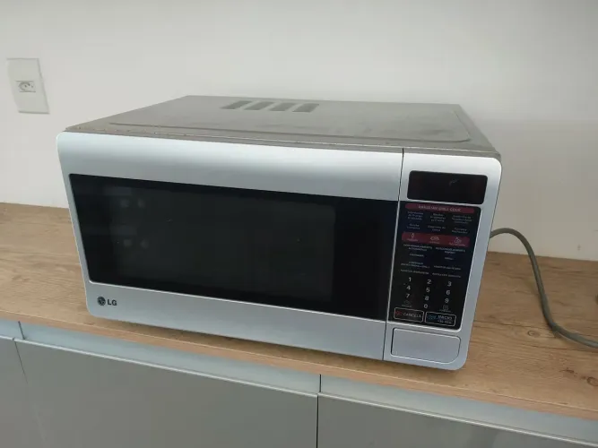 Vendo Microondas LG 30L Prata 127v