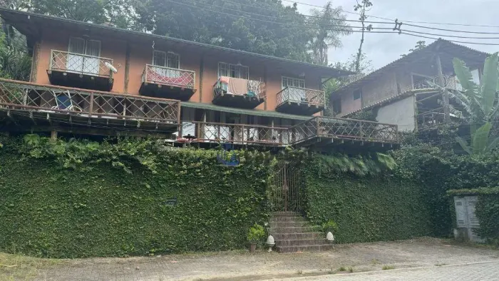 CASA COM 4 LOFTS EM ILHABELA - PRAIA DO VELOSO