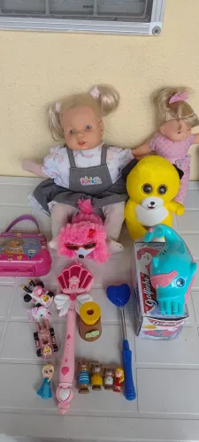 Brinquedos e ursinho
