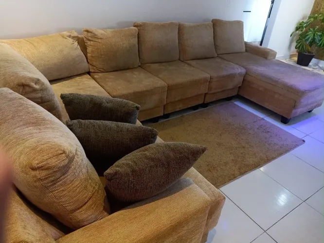 SOFÁ EM BOAS CONDIÇÕES 