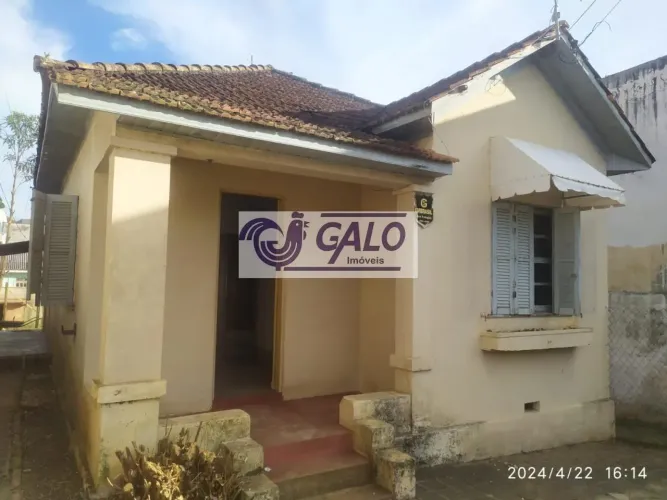 Casa para Locação em Curitiba, São Lourenço, 3 dormitórios, 1 banheiro, 2 vagas