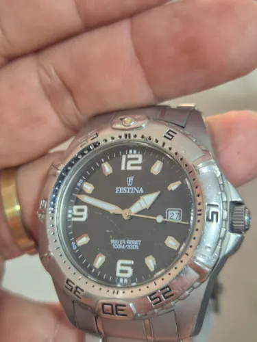 Relógio FESTINA F16170 À QUARTZ   200 METROS  -  FUNCIONANDO PERFEITAMENTE