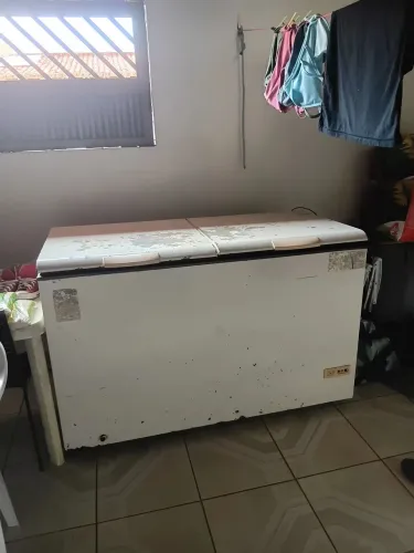 FREEZER COM DEFEITO