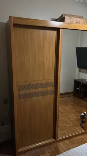 Guarda-roupa 100% MDF com espelho - Grande e espaçoso - R$ 2.000