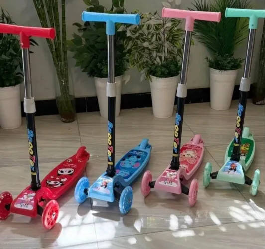 Patinete infantil com leds nas rodas