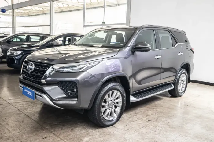 Toyota Hilux SW4 SRX 4X4 2.8 TDI 16V Dies. Aut. 2022