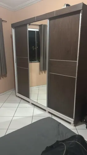 Vendo guarda-roupa Urgente ?