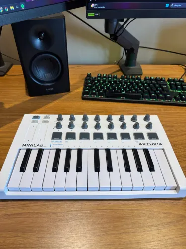Teclado MIDI Minilab MKII Arturia