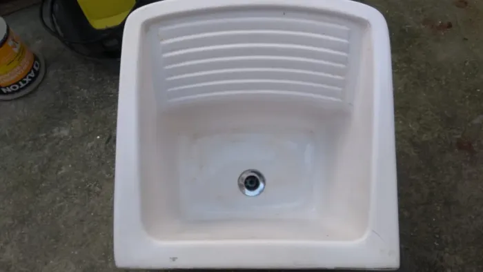 Tanque de cerâmica