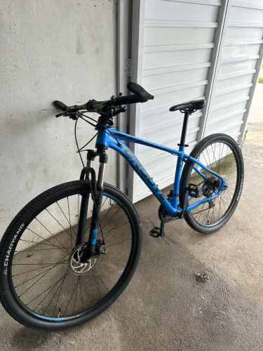 Bike aro 29, com amortecedor a óleo, toda shimano! 