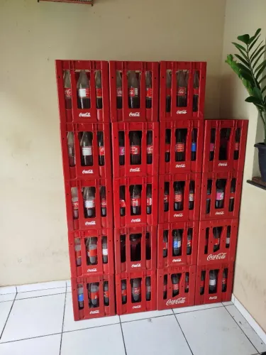 Vendo vasilhame de coca cola retornável 1l.