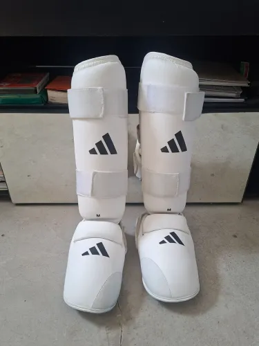 CANELEIRA ADIDAS BRANCA