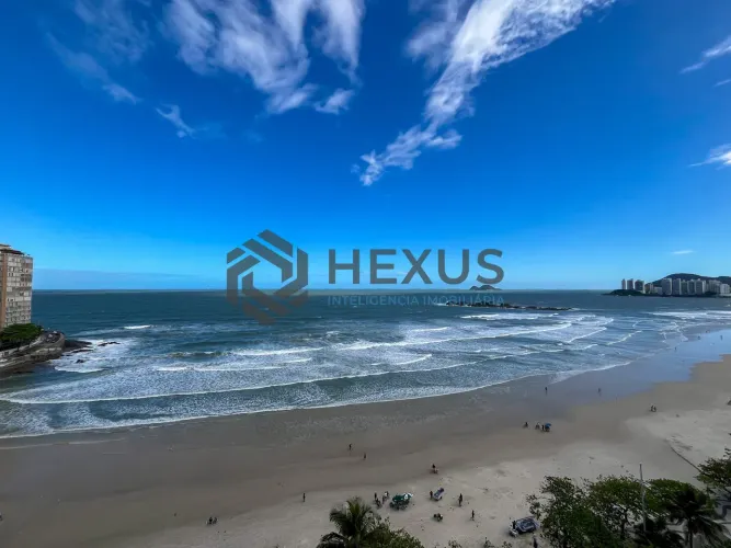 Apartamento frente mar com varanda e vista mar na Praia das Pitangueiras, Guaruja