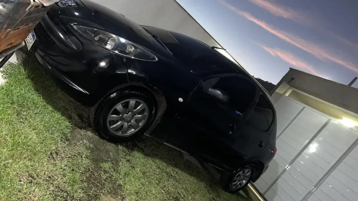 Peugeot 207 XR 1.4 Flex 8V 5P 2010