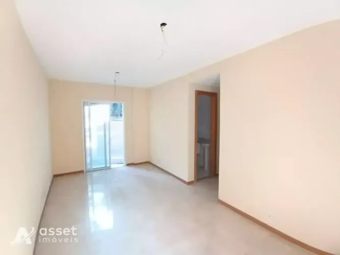 Asset Imóveis vende apartamento com varanda e 2 quartos (1suíte), 57m², por R$ 180.000 - C