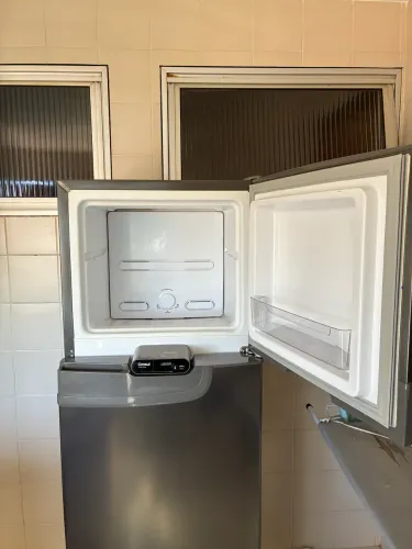 Geladeira Consul Frost Free Inox 275L 127V - Excelente Estado