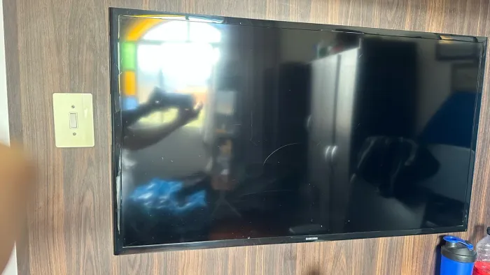 Smart TV Samsung 40" Full HD (UN40J5200) com suporte e pés