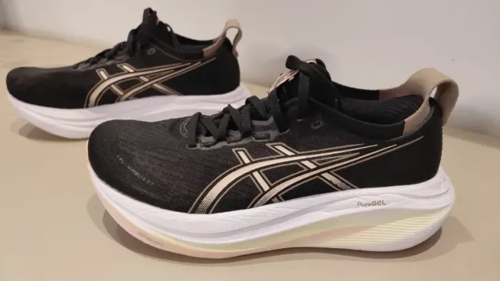 Tênis Asics gel nymbus 27 feminino - usado 1 vez somente