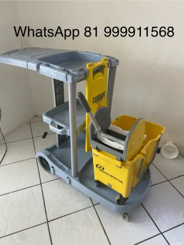 Carro de limpeza