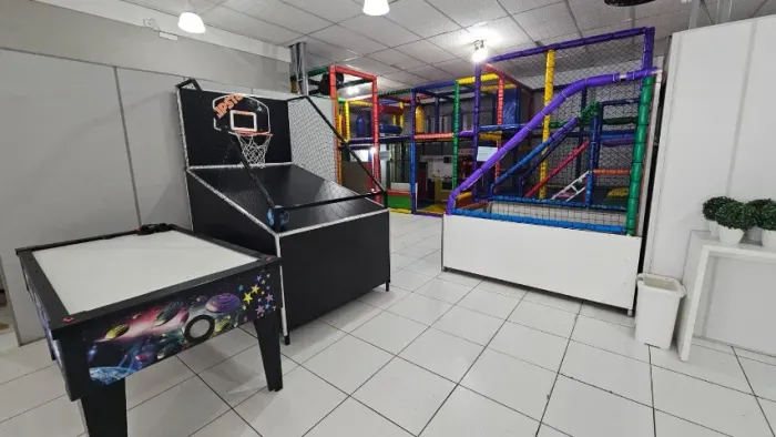 VENDO BRINQUEDÃO (PARQUE INFANTIL) + JOGOS