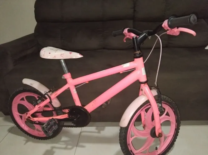 Bicicleta infantil feminina super conservada